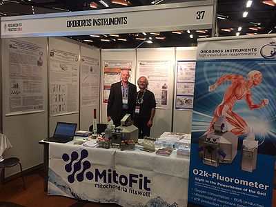 Nigel K Stepto and Erich Gnaiger at the OROBOROS exhibition booth at Research to Practice 2016 in Melbourne